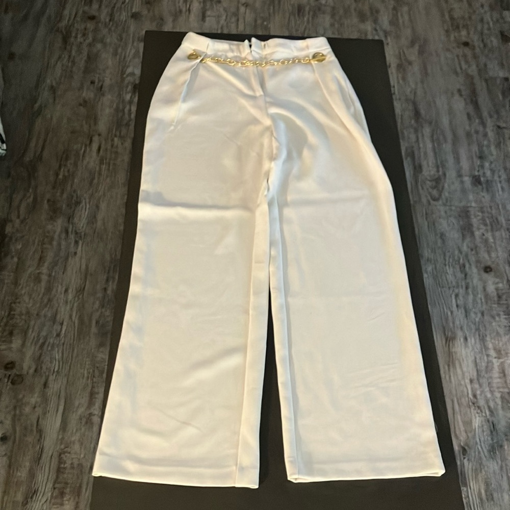 White dress pants with gold chain (and pockets)
